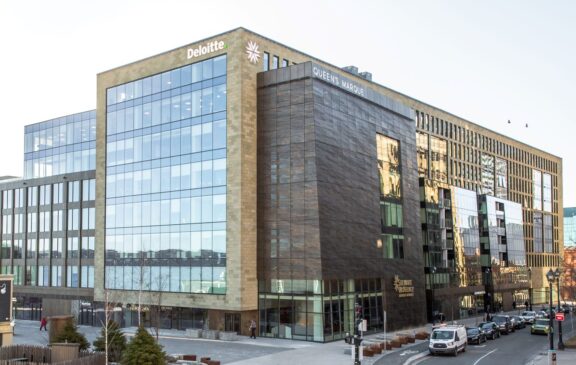 Welcome to Queen's Marque 18